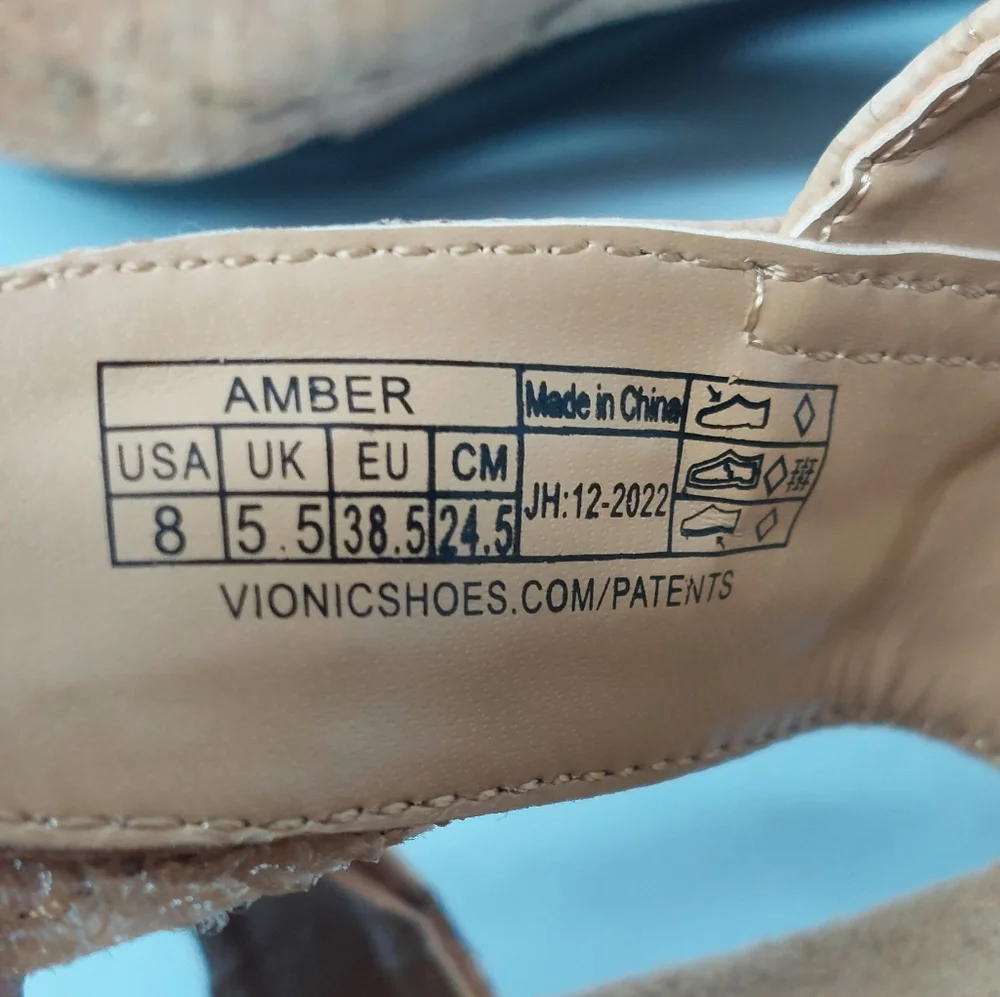 Vionic Amber Sandals Strappy Beige Cork Open Toe Casual Shoes Women's Size 8